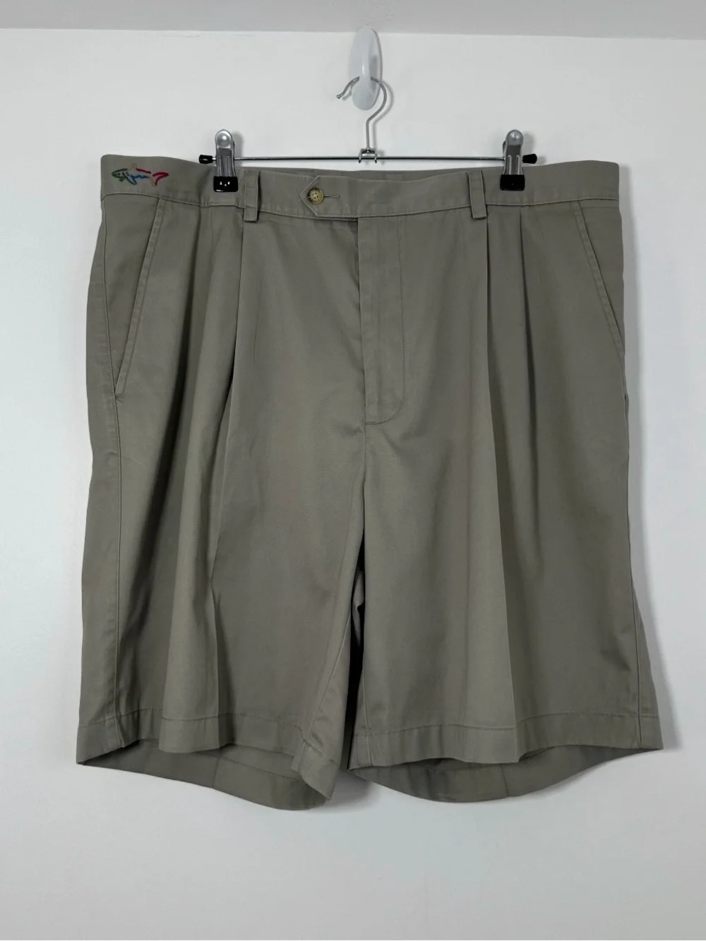 Greg Norman Collection Men’s Khaki Golf Shorts Size 40 Pleated 100% Cotton